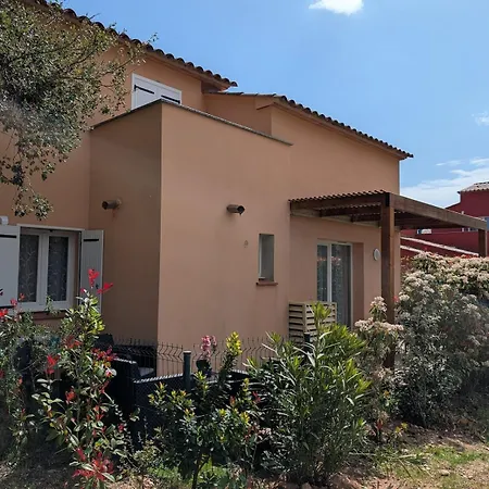 Casa Azzurra Piscines & De Saint Cyprien Ferienhaus