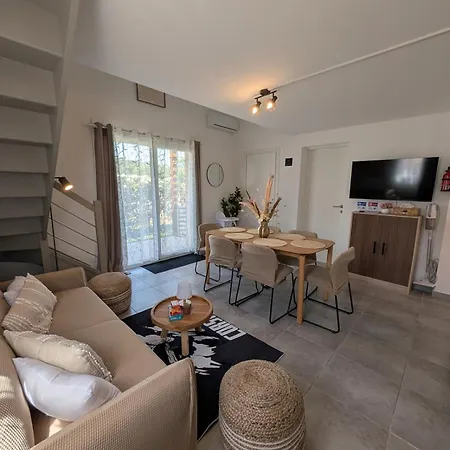 Casa Azzurra Piscines & De Saint Cyprien * Lecci