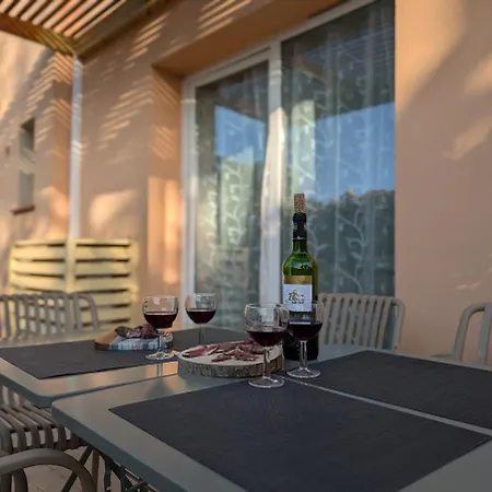 Casa Azzurra Piscines & De Saint Cyprien Ferienhaus