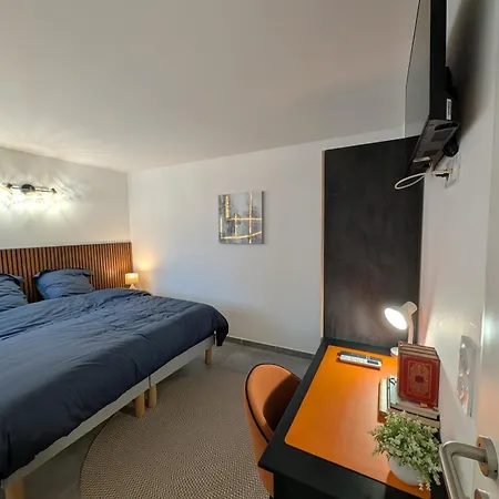 Casa Azzurra Piscines & De Saint Cyprien Ferienhaus *