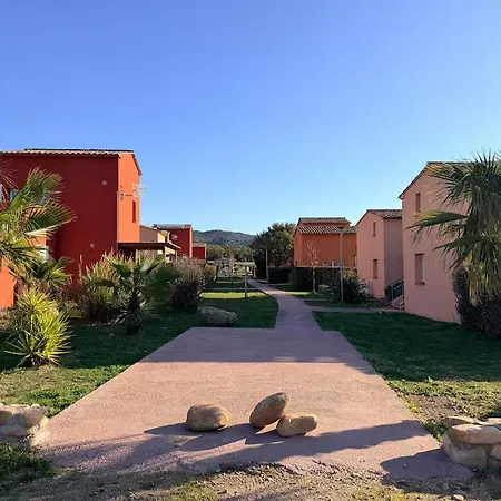 Casa Azzurra Piscines & De Saint Cyprien Ferienhaus