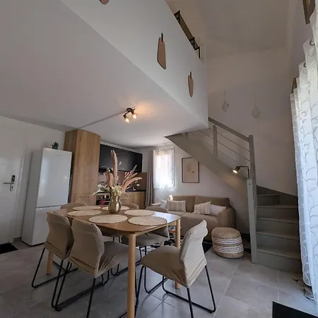 Casa Azzurra Piscines & De Saint Cyprien Ferienhaus